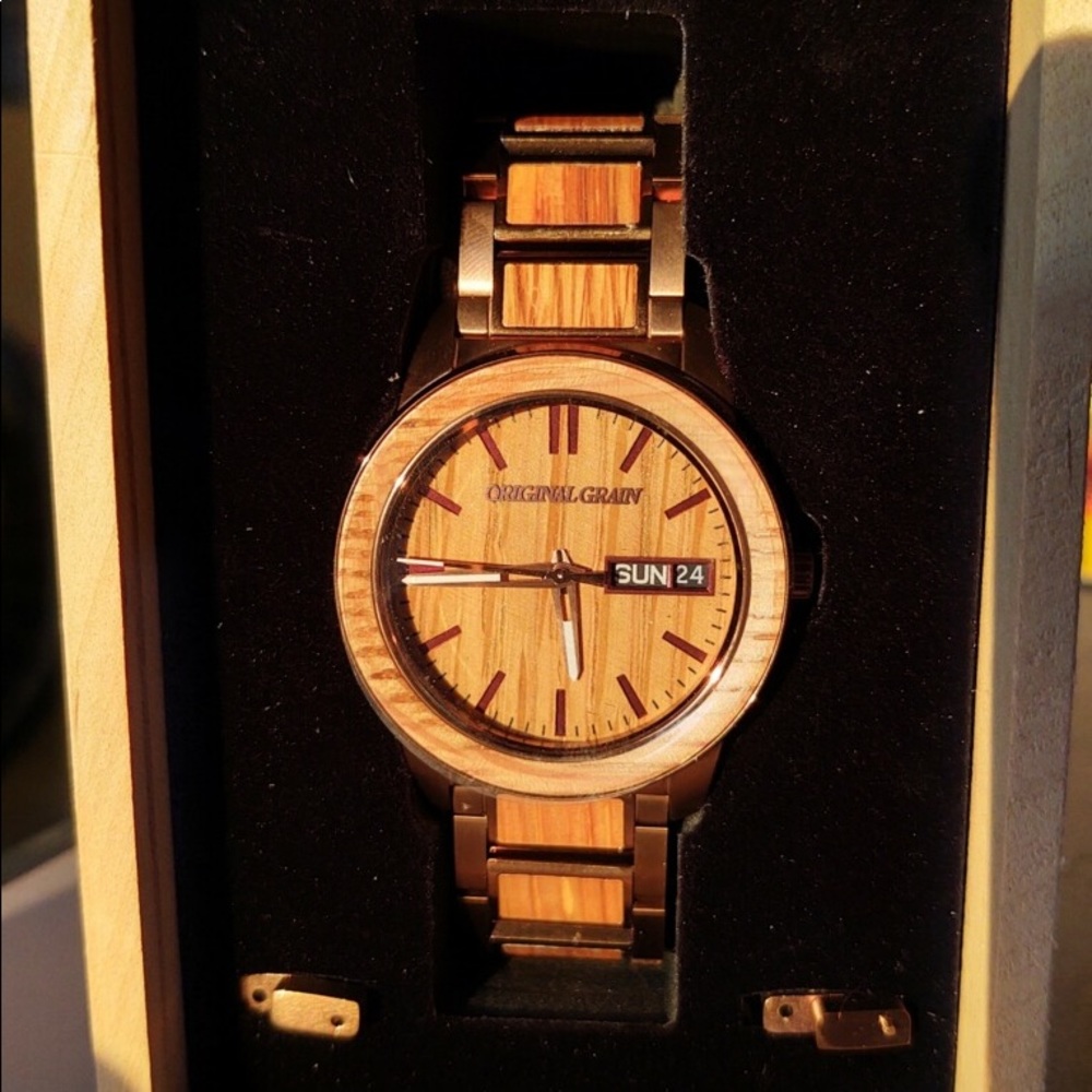 Brand New Original Grain watch. Never worn.
